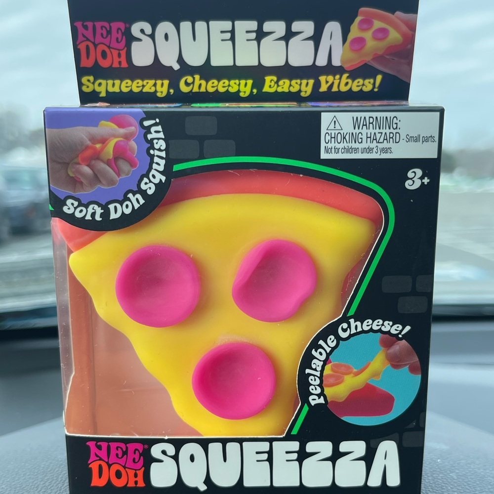 Needoh squeezza pizza